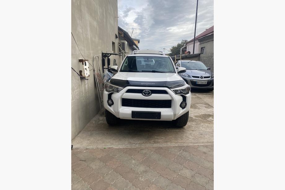 Toyota 4Runner 2009–2024 Huvdeflektor (VIP) Image