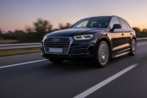 Audi Q5 2017–2025 Sidosteg Vision New Grey (2 st, aluminium) foto 1