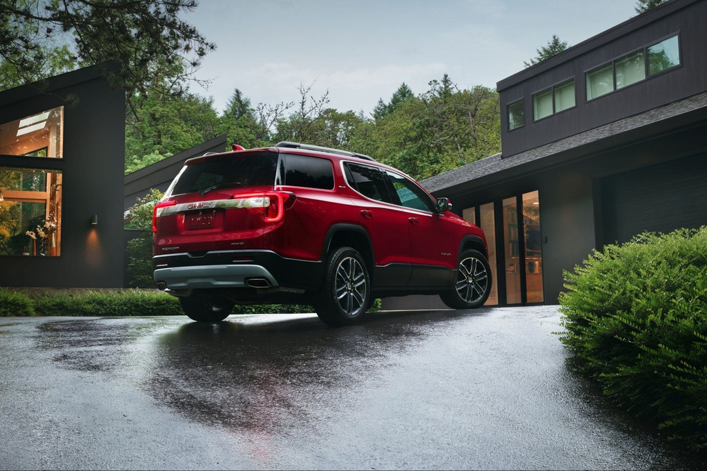 Test av den sjusitsiga SUV:en GMC Acadia