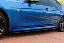 BMW 3-serien F30/F31 2012–2019 Sidokjolskåpor EuroCap (för M-Sport sidokjolar, svart högglans) foto 1