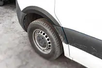 Mercedes Sprinter W907/W910 2018– Hjulhuslister (4 st, svarta) foto 5