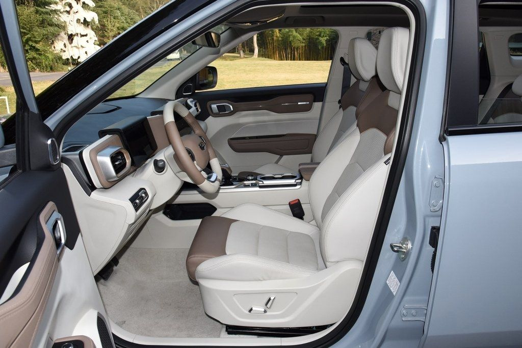 Recension av den nya crossovern Geely ICON