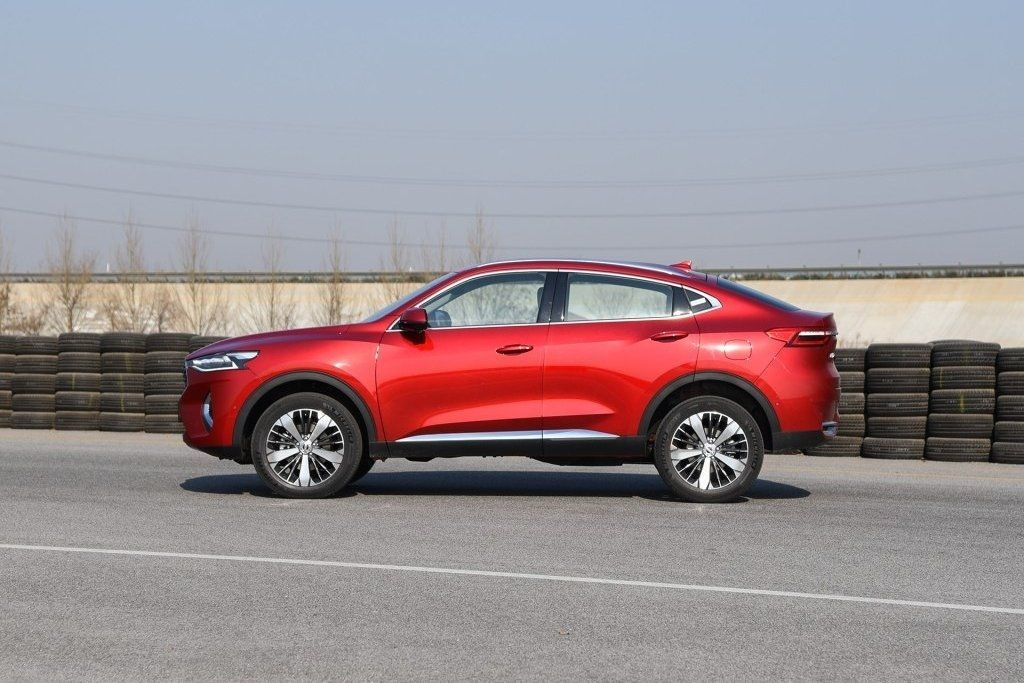 Coupéformad mellanstor crossover: Haval F7X