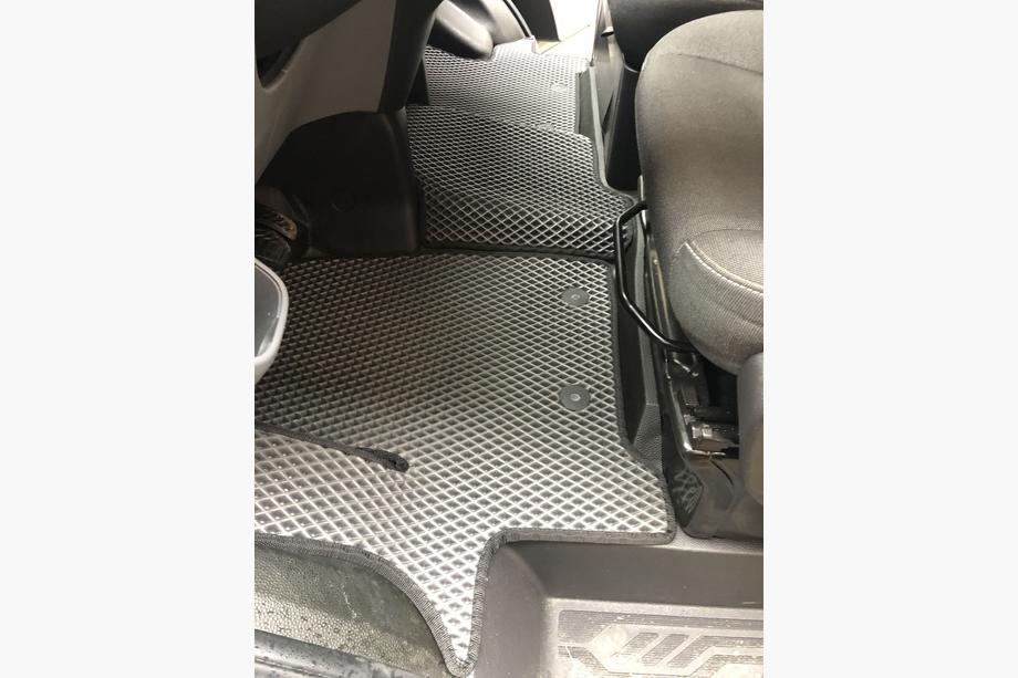 Ford Custom 2013–2022 EVA-golvmattor (fram, svarta) Image