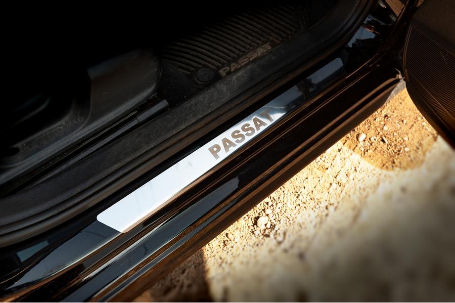 Volkswagen Passat B7 2012–2015 Instegslister Carmos V1 (4 st, rostfritt stål) Image