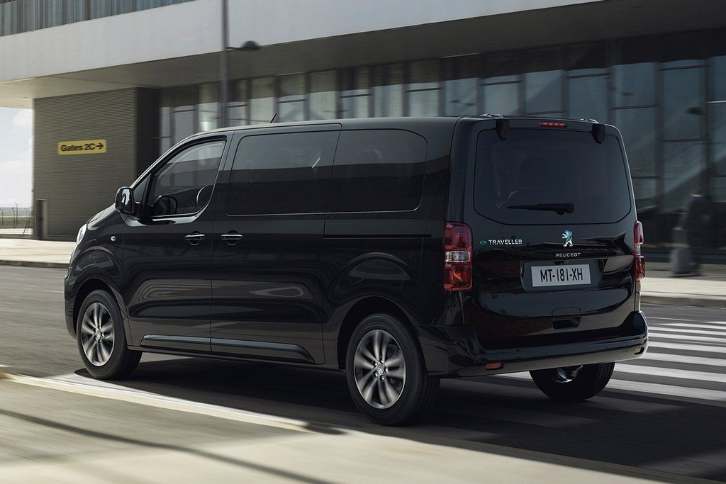 Test av den elektriska minibussen Peugeot e-Traveller