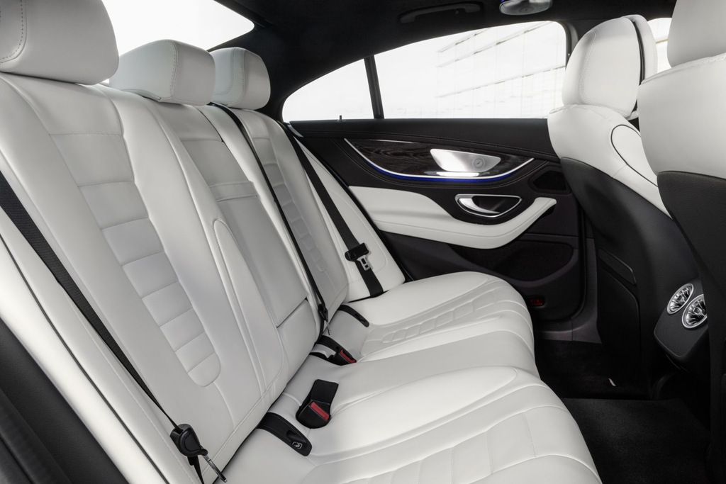 Fyrhjulsdriven coupéliknande sedan Mercedes-Benz CLS-Class