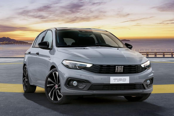 Uppdaterad femdörrars halvkombi Fiat Tipo Hatchback