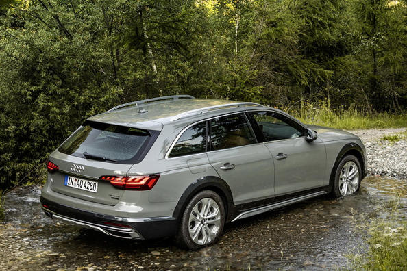 Uppdaterade Audi A4 allroad quattro med ökad markfrigång
