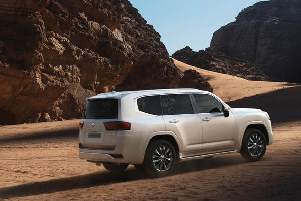 Test av sjunde generationens Toyota Land Cruiser 300 Foto 7