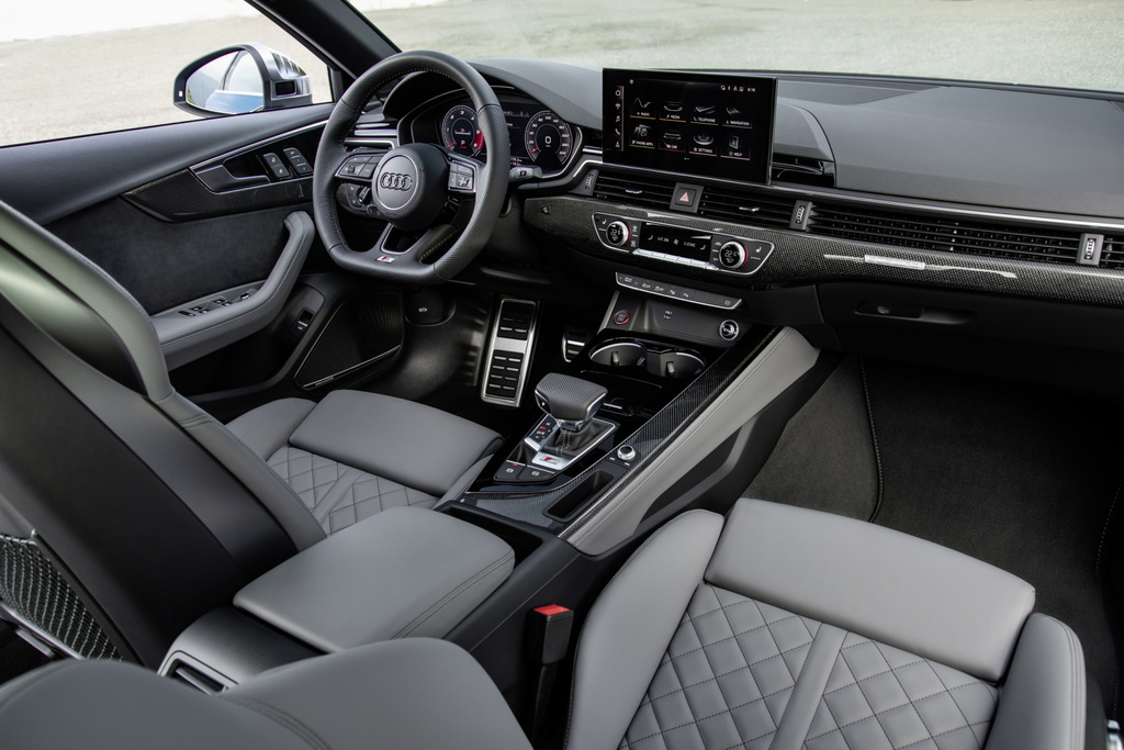Sportversion av sedanen Audi S4