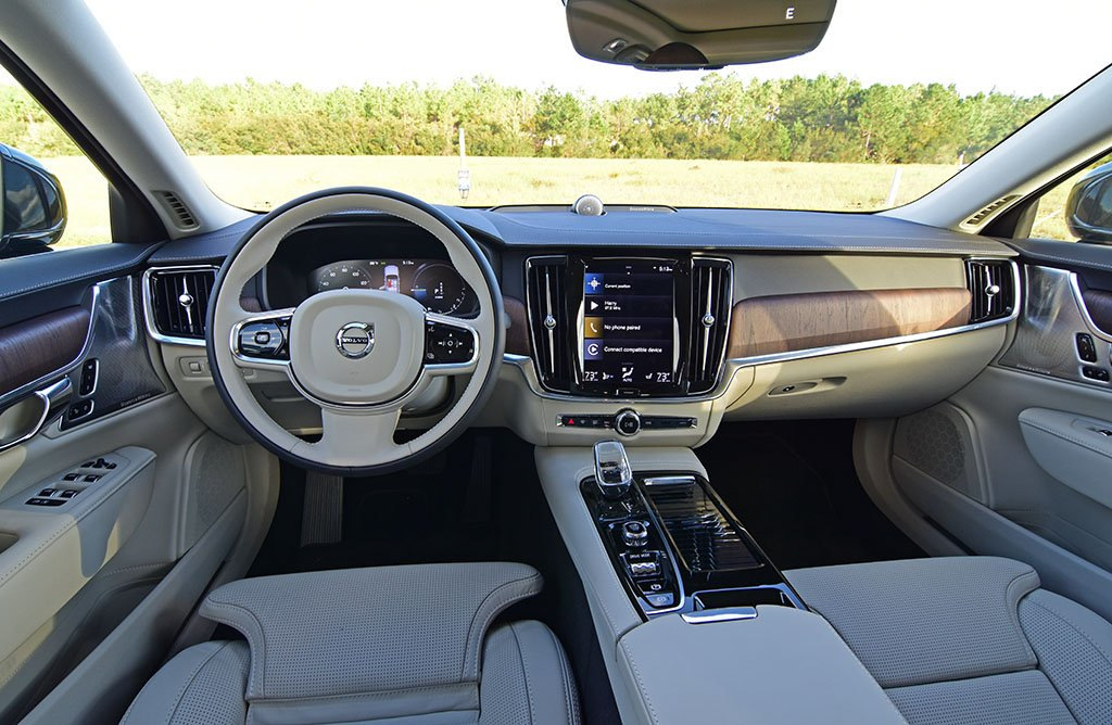Faceliftade Volvo S90 sedan