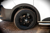 Nissan NV300/Primastar 2016– Hjulhuskanter (6 st, svarta, ABS) foto 1