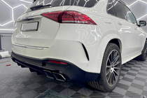 Mercedes GLE W167 2018– Bakre diffuser med avgasutblås GLE63 Black (2018-2026) foto 1