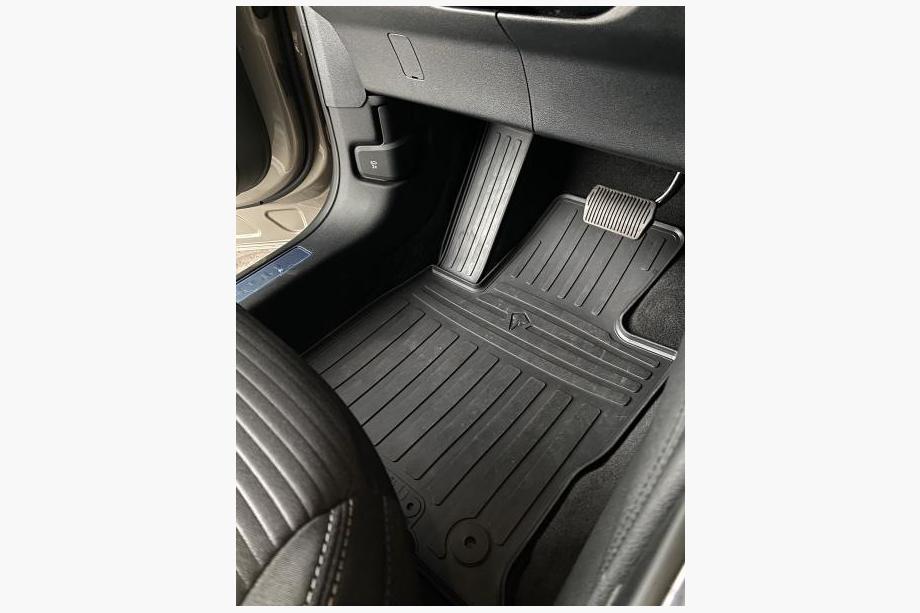 Ford Kuga/Escape 2019– Gummimattor till kupén (4 st, Stingray Premium) Image