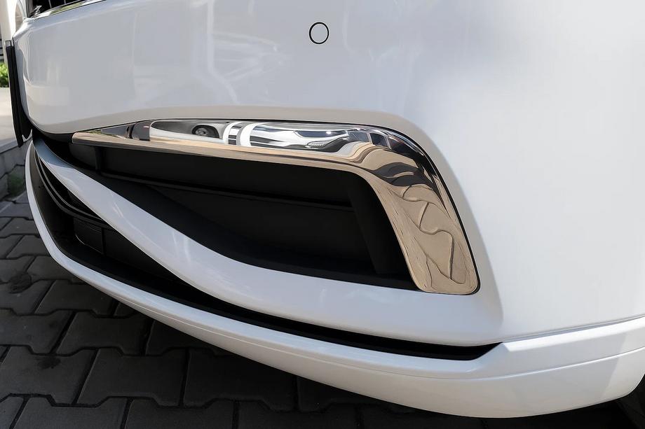 Volkswagen Passat B8 2015–2023 Kromade dimljusramar 2019+ (2 st, rostfritt stål) Carmos - turkiskt stål Image