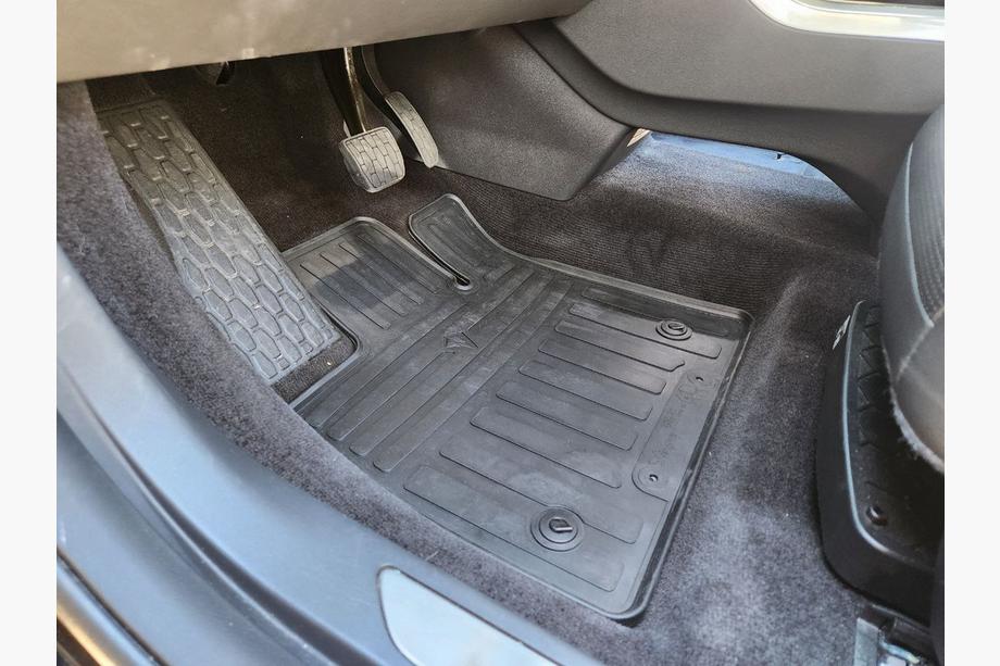 Jaguar I-Pace 2018– Gummimattor till kupén (4 st, Stingray Premium) Image