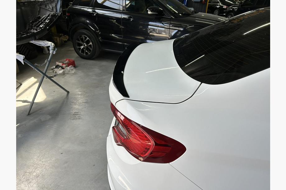 Fiat Tipo 2016– LIP-lipspoiler (Sunplex, svart) (119,1 cm x 5,5 cm) Foto 4
