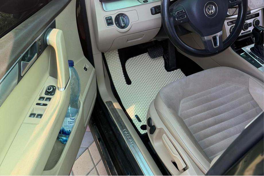 Volkswagen Passat B7 2012–2015 EVA-bilmattor (EU, beige) Image