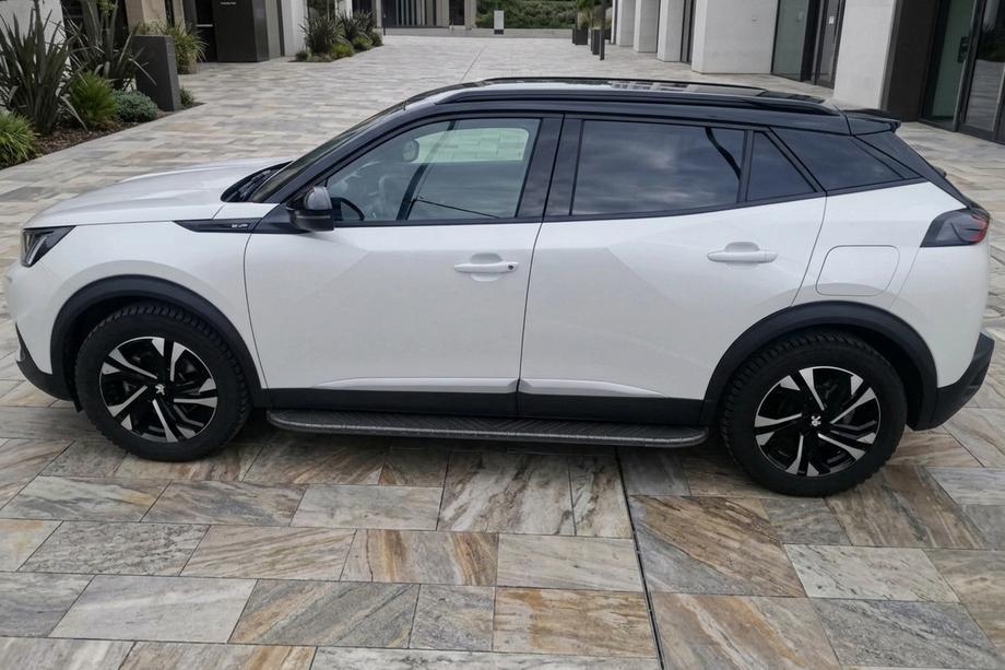 Peugeot 2008 2019– Sidosteg Bosphore Black (2 st, aluminium) Image