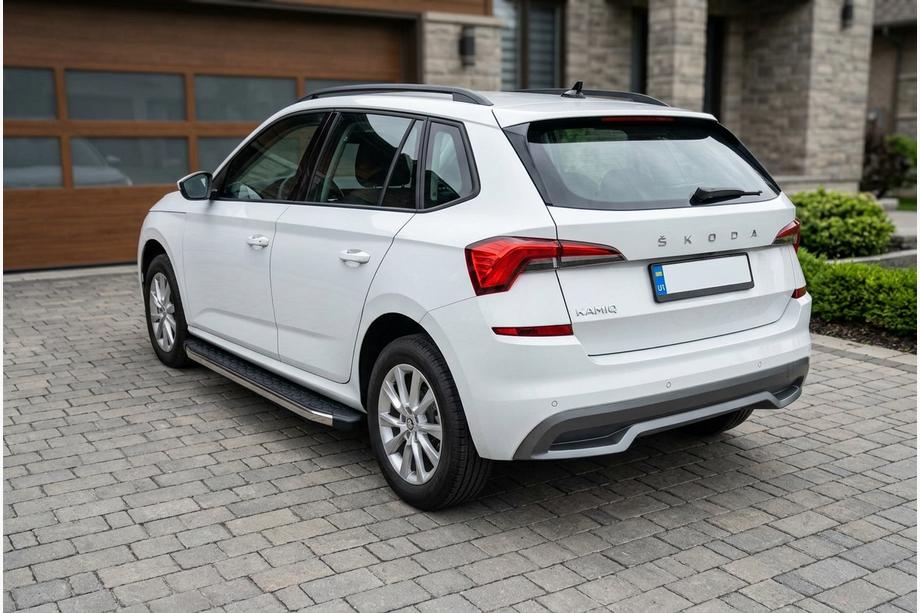 Skoda Kamiq 2019– Sidosteg BlackLine (2 st, aluminium) Image