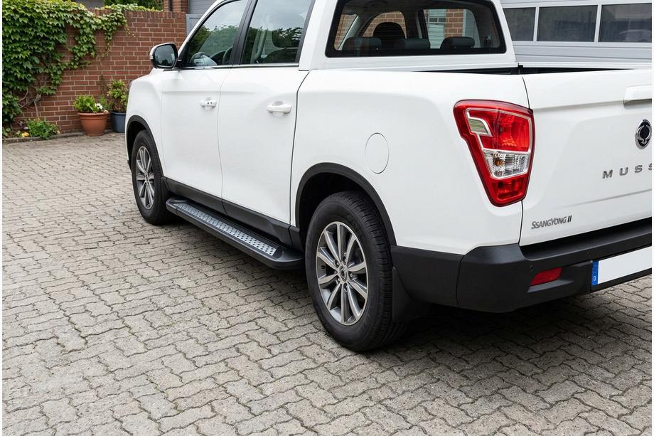 SsangYong Musso II 2018– Sidosteg Vision New Black (2 st, aluminium) Foto 1