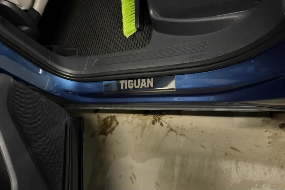 Volkswagen Tiguan 2016–2023 Carmos instegslister (rostfritt stål) Image