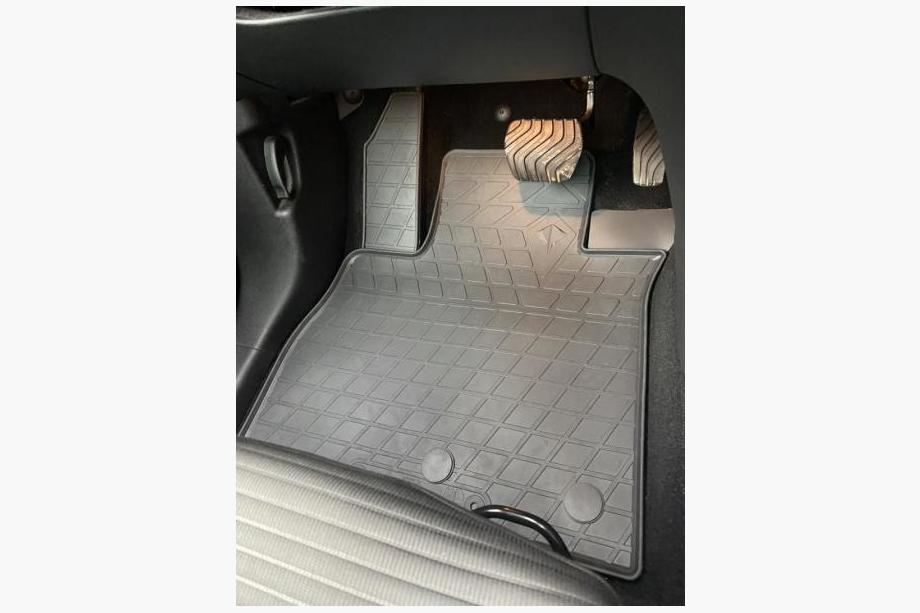 Renault Scenic/Grand 2016–2025 Gummimattor för kupén Stingray (4 st) Image