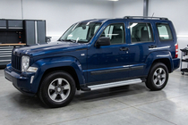 Jeep Cherokee/Liberty 2007–2013 Sidosteg Maya V2 (2 st, aluminium) foto 1