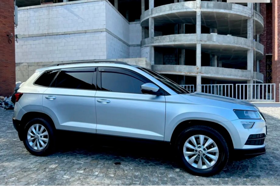 Skoda Karoq 2018– Vindavvisare för sidorutor (4 st, HIC) Image