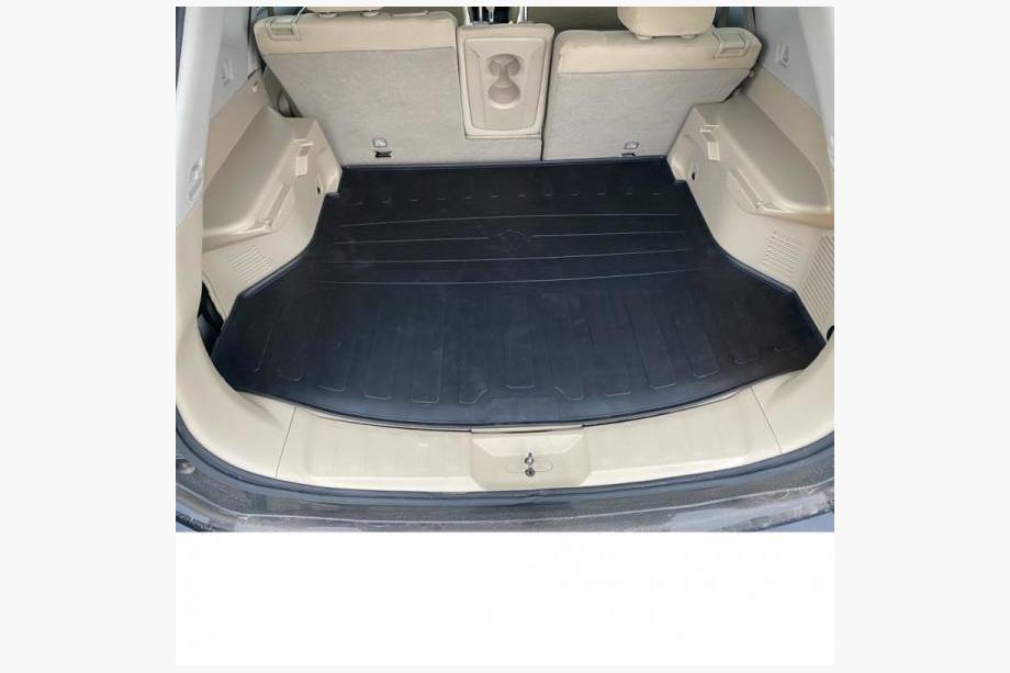 Nissan X-trail T32/Rogue 2014–2021 Gummimatta för bagageutrymmet (nödhjul, Stingray) Image