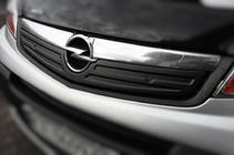 Opel Vivaro 2001–2015 Vintertäckning för grill 2007-2015 (V2, övre) Matt foto 1