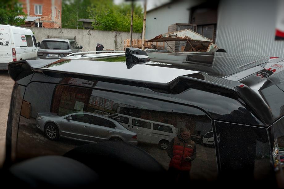 Land Rover Defender 2019– Spoiler V1 (svart) Foto 3