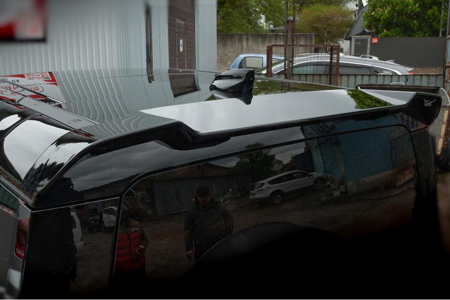 Land Rover Defender 2019– Spoiler V1 (svart) Foto 1