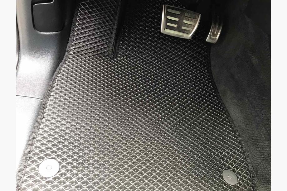 Audi Q7 2015–2026 EVA bilmattor (svarta) Image