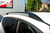 Ford Kuga/Escape 2013–2019 Takrails Skyport (svarta) foto 2