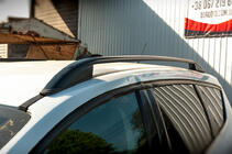Ford Kuga/Escape 2013–2019 Takrails Skyport (svarta) foto 3