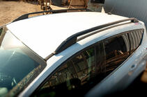 Ford Kuga/Escape 2013–2019 Takrails Skyport (svarta) foto 5