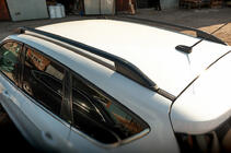 Ford Kuga/Escape 2013–2019 Takrails Skyport (svarta) foto 4
