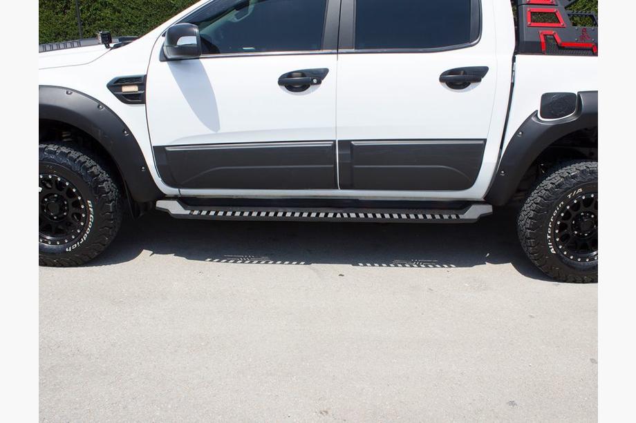 Dacia Duster 2018–2024 Kraftiga sidosteg Dakar V1 (2 st, metall) Foto 3