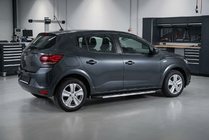 Dacia Sandero 2021– Sidosteg Duru (2 st, aluminium) foto 1