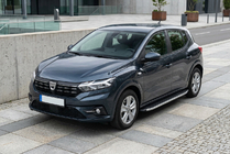 Dacia Sandero 2021– Sidosteg Fullmond (2 st, aluminium) foto 1
