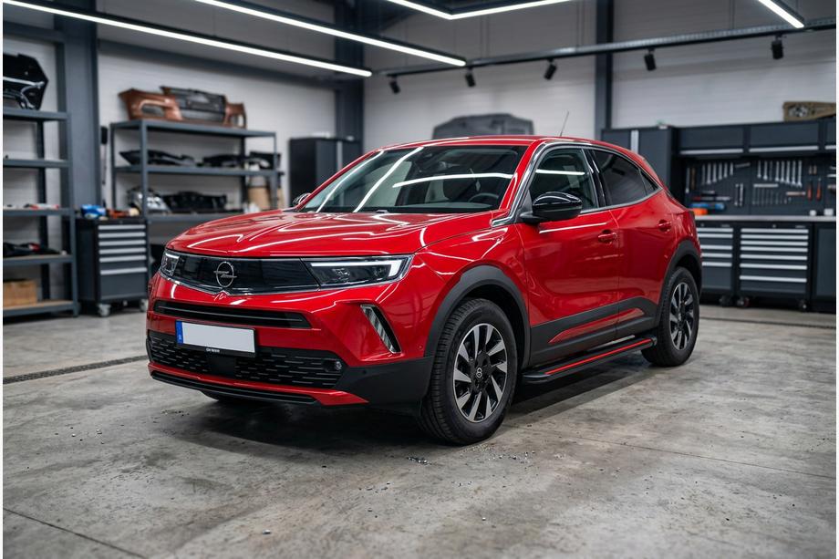 Opel Mokka 2021– Sidosteg Maya Red (2 st, aluminium) Image