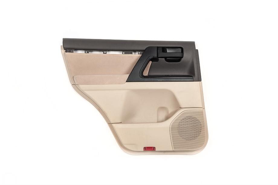 Toyota Land Cruiser 200 2007–2021 Dörrpanel utan träinlägg (1 st) Image