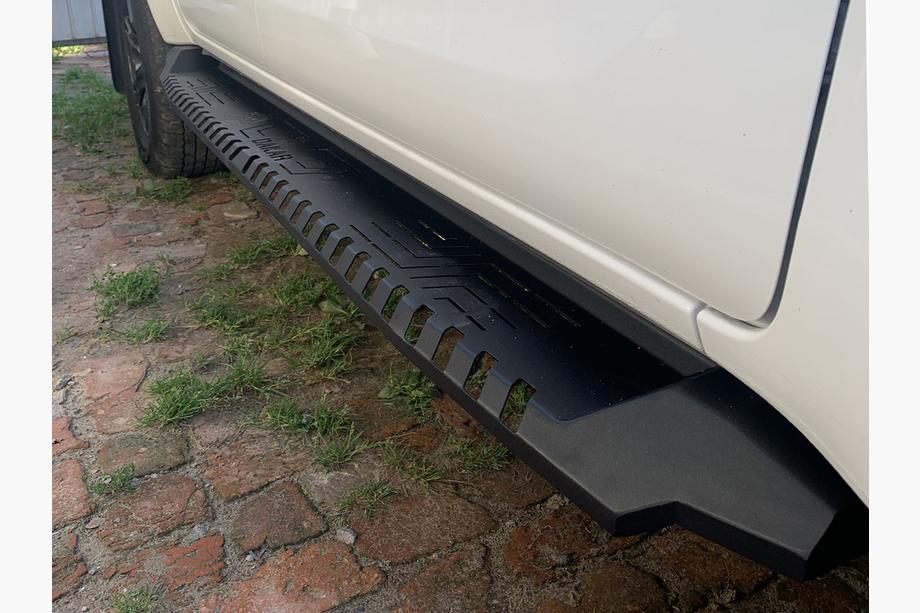 Toyota Hilux 2015– Sidosteg Dakar V1 utan LED (2 st, metall) Foto 2
