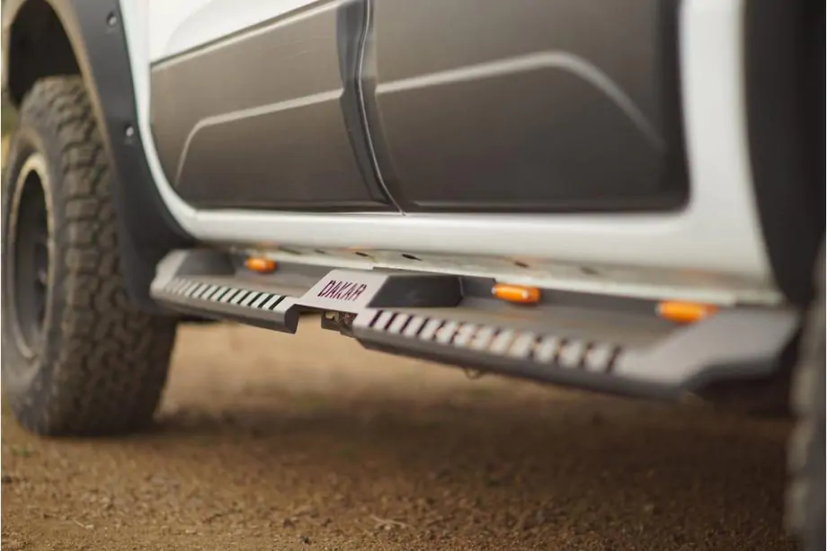 Isuzu D-Max 2019– Dakar V2 sidosteg med LED (2 st, metall) Foto 3