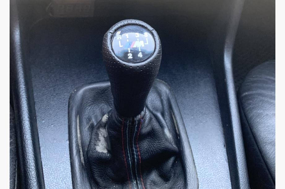 BMW 5-serie E34 1988–1995 Växelspaksknopp V2 5-växlad (konstläder, svart slät) Image