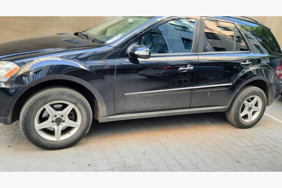 Mercedes ML W164 2005–2011 Hjulhuslister (4 st, svarta, ABS-plast) Foto 1