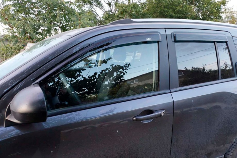 Jeep Compass 2006–2016 Vindavvisare för sidorutor (4 st, HIC) Image