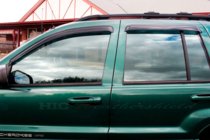 Jeep Grand Cherokee WJ 1999–2004 Vindavvisare för sidorutor (4 st, HIC) foto 2